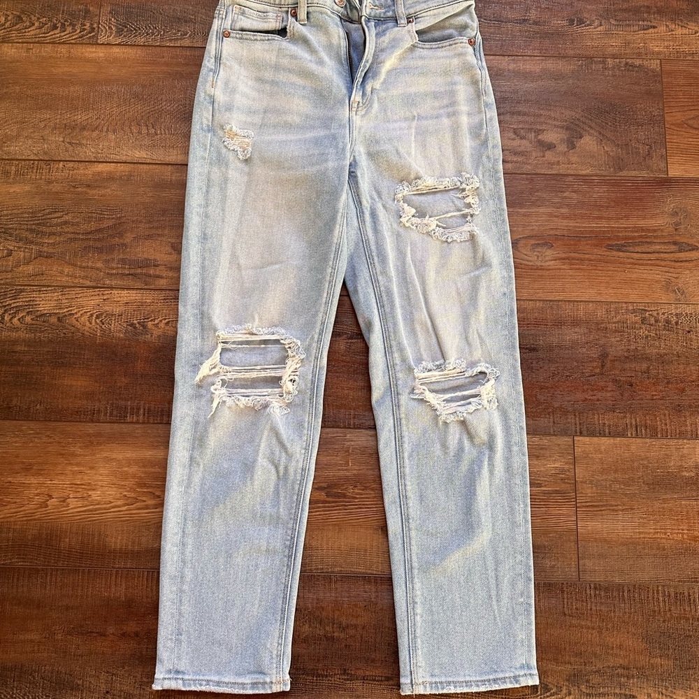American Eagle Outfitters Light blue Straight Leg Jeans size 2
